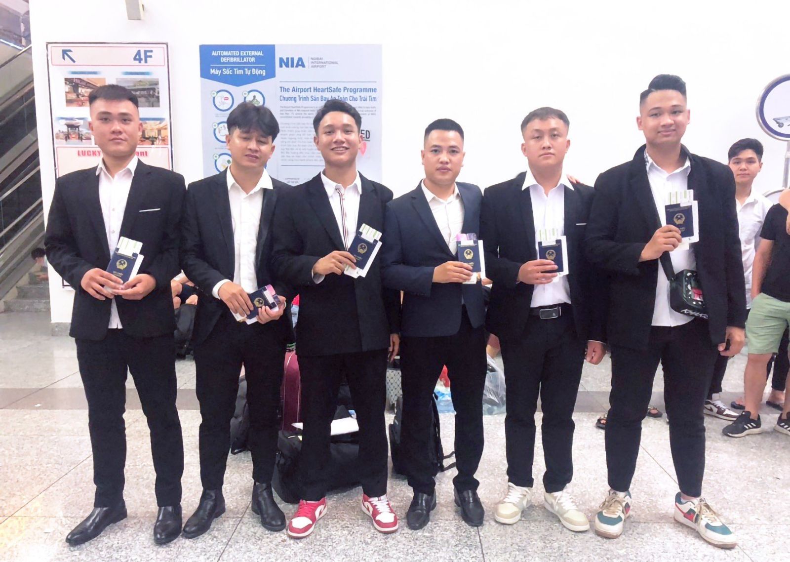 Đoàn thực tập sinh đơn Ô Tô